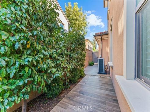 105  Landover  , Irvine, CA