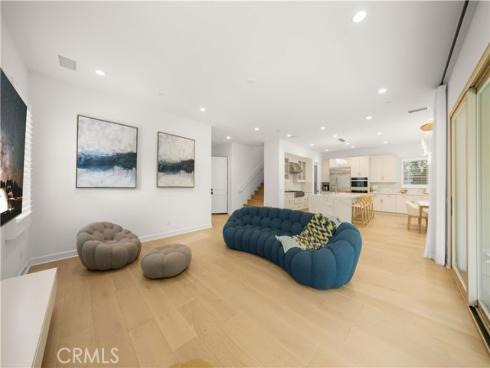 242  Sutters  , Irvine, CA