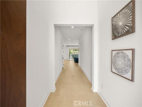 242  Sutters  , Irvine, CA