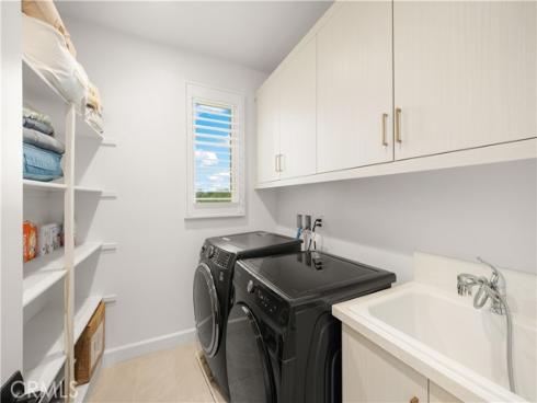 242  Sutters  , Irvine, CA