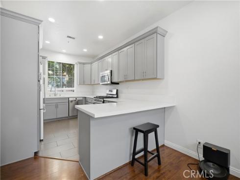 8  Cuzzano Aisle  , Irvine, CA