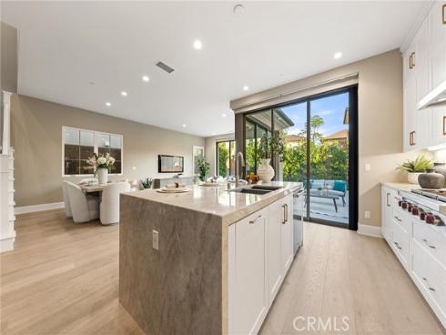 140  Statura  , Irvine, CA