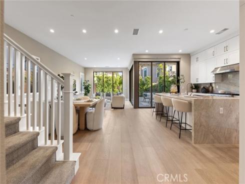 140  Statura  , Irvine, CA