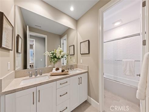 140  Statura  , Irvine, CA