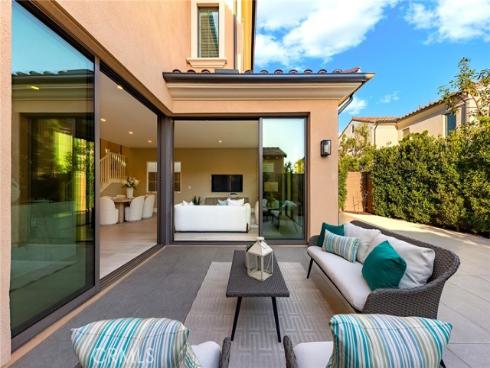 140  Statura  , Irvine, CA