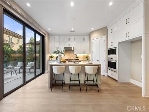 140  Statura  , Irvine, CA