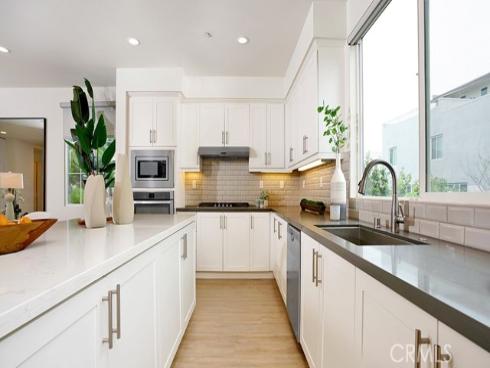 743  Beacon  , Irvine, CA