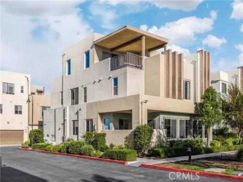 269  Magnet  , Irvine, CA