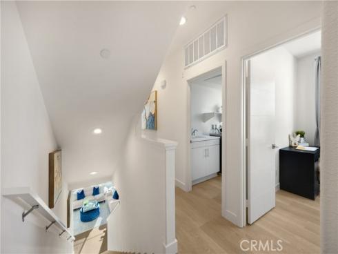 269  Magnet  , Irvine, CA