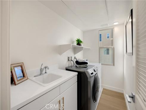 269  Magnet  , Irvine, CA