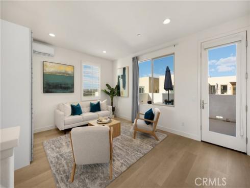 269  Magnet  , Irvine, CA