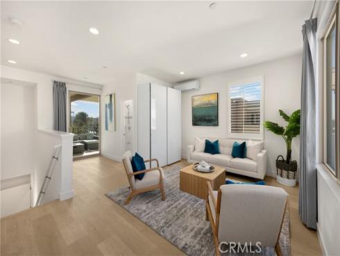 269  Magnet  , Irvine, CA