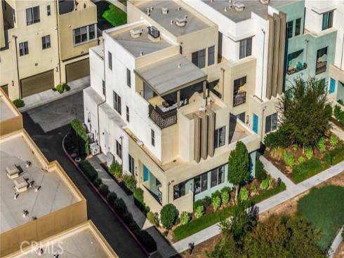 269  Magnet  , Irvine, CA