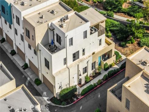 269  Magnet  , Irvine, CA