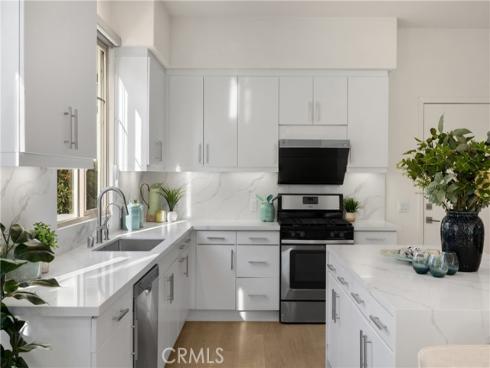 269  Magnet  , Irvine, CA