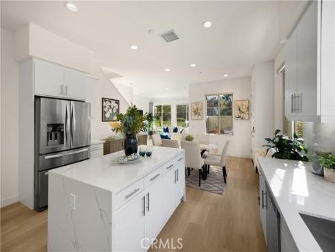 269  Magnet  , Irvine, CA