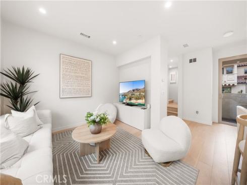 184  Elkhorn  , Irvine, CA