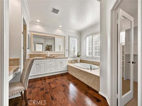 8  Versailles  , Irvine, CA