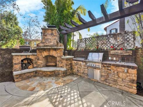 8  Versailles  , Irvine, CA