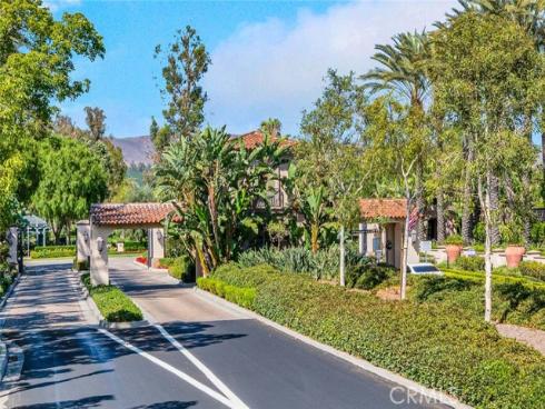 8  Versailles  , Irvine, CA