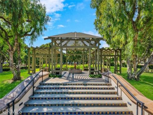 8  Versailles  , Irvine, CA