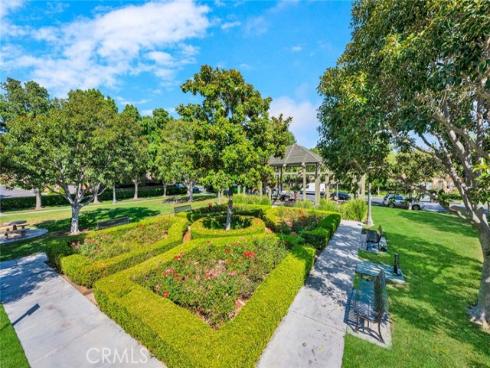 8  Versailles  , Irvine, CA