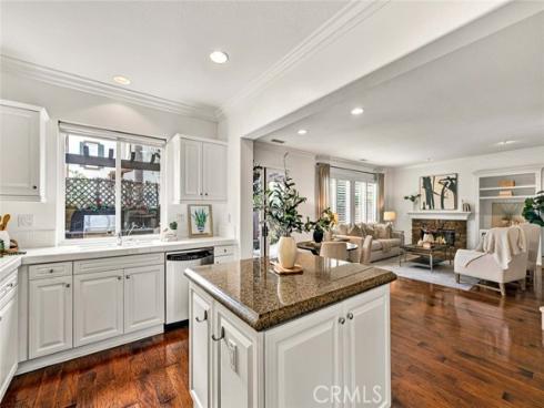 8  Versailles  , Irvine, CA