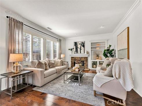 8  Versailles  , Irvine, CA