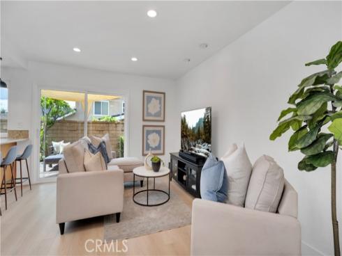 22  Yorktown  , Irvine, CA