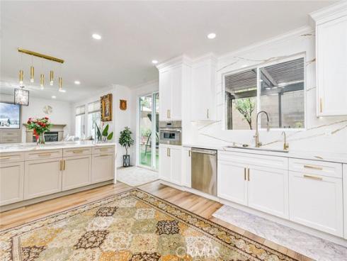 2  Dos Rios  , Irvine, CA