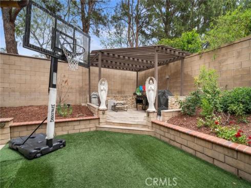 2  Dos Rios  , Irvine, CA