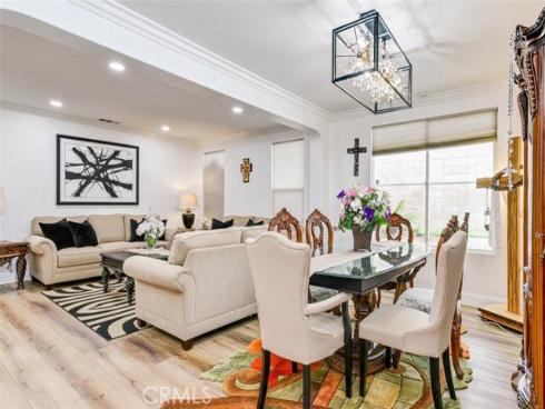 2  Dos Rios  , Irvine, CA