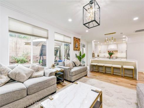 2  Dos Rios  , Irvine, CA