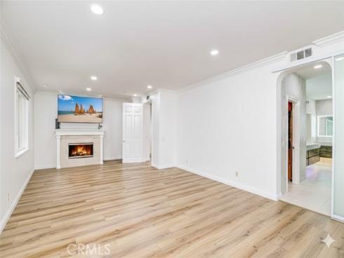 2  Dos Rios  , Irvine, CA