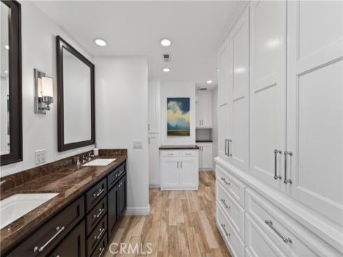 7  E Yale loop  , Irvine, CA