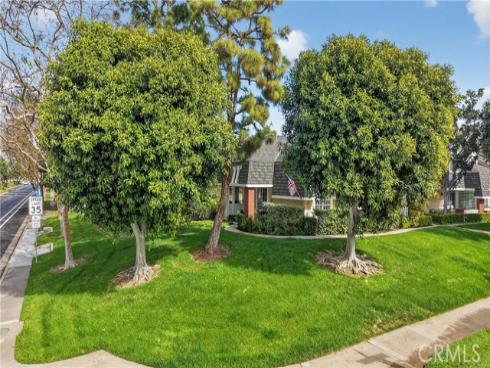 7  E Yale loop  , Irvine, CA