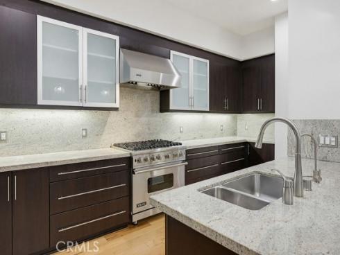 402  Rockefeller  418 , Irvine, CA