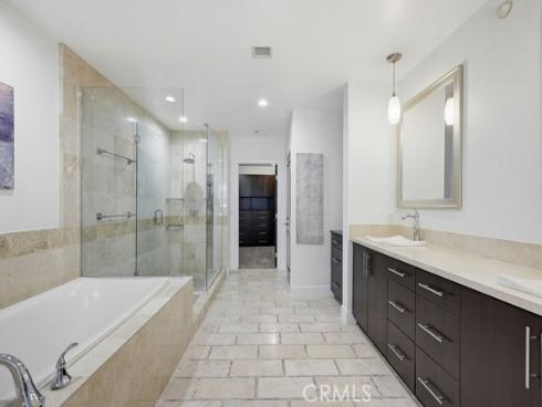 402  Rockefeller  418 , Irvine, CA