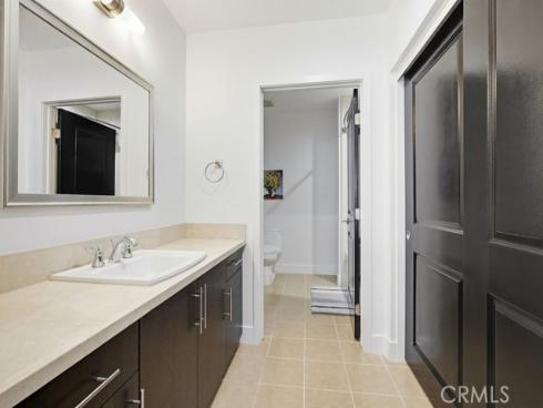 402  Rockefeller  418 , Irvine, CA