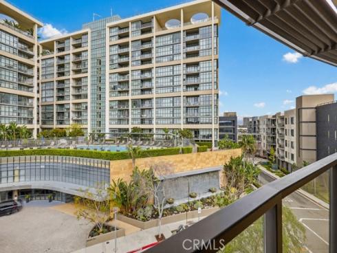 402  Rockefeller  418 , Irvine, CA