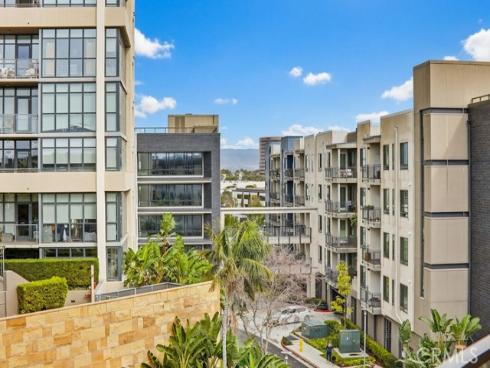 402  Rockefeller  418 , Irvine, CA