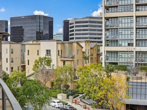 402  Rockefeller  418 , Irvine, CA