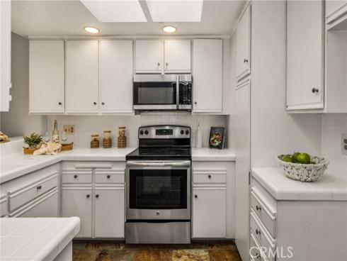 54  Orchard  , Irvine, CA