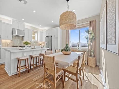 916  Chinon  , Irvine, CA