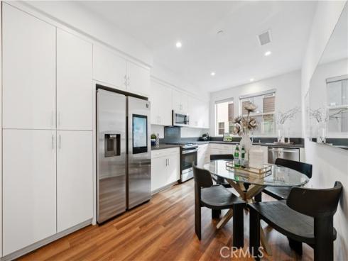 339  Placemark  , Irvine, CA