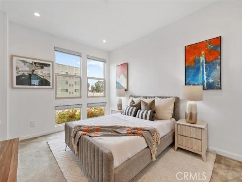 339  Placemark  , Irvine, CA