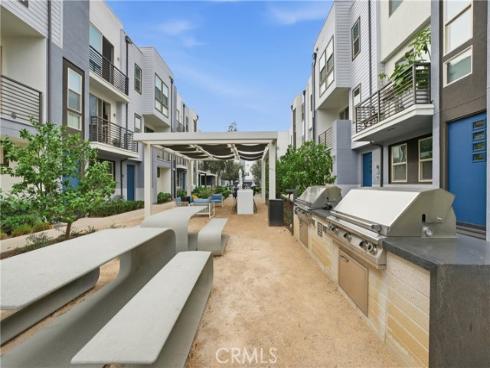 339  Placemark  , Irvine, CA