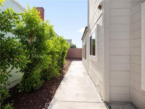 39  Cape Cod  , Irvine, CA