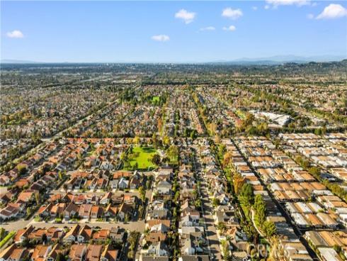 39  Cape Cod  , Irvine, CA