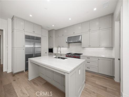 237  Pinnacle  , Irvine, CA